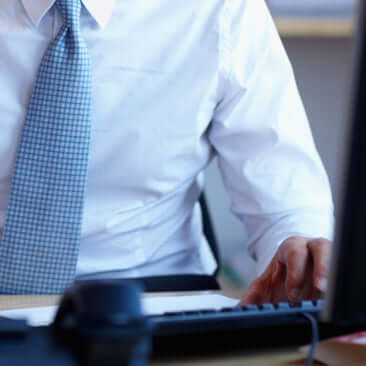 Person i kostym, nationell juristtjänst i Sverige